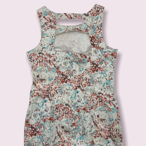 LORI M COLLECTION|Back cut out dress,design looks like pixelated cherry blossoms - Picture 10 of 14